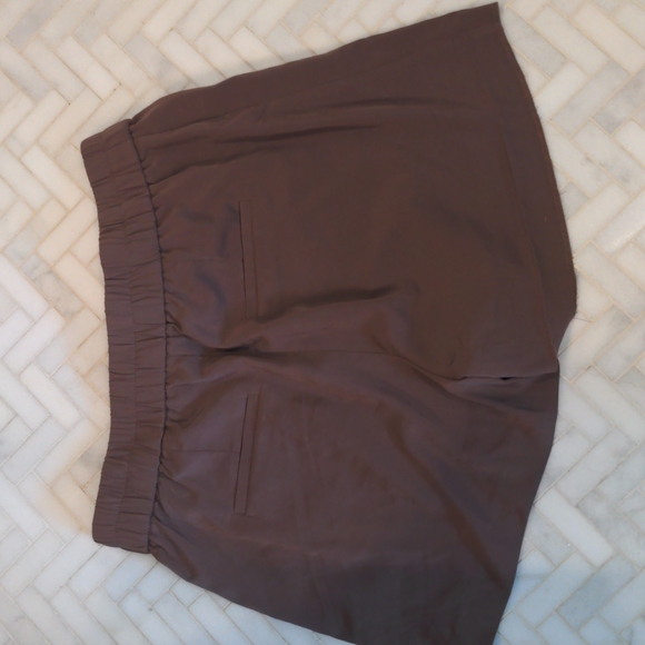 Mauve or black dress shorts - Picture 4 of 4